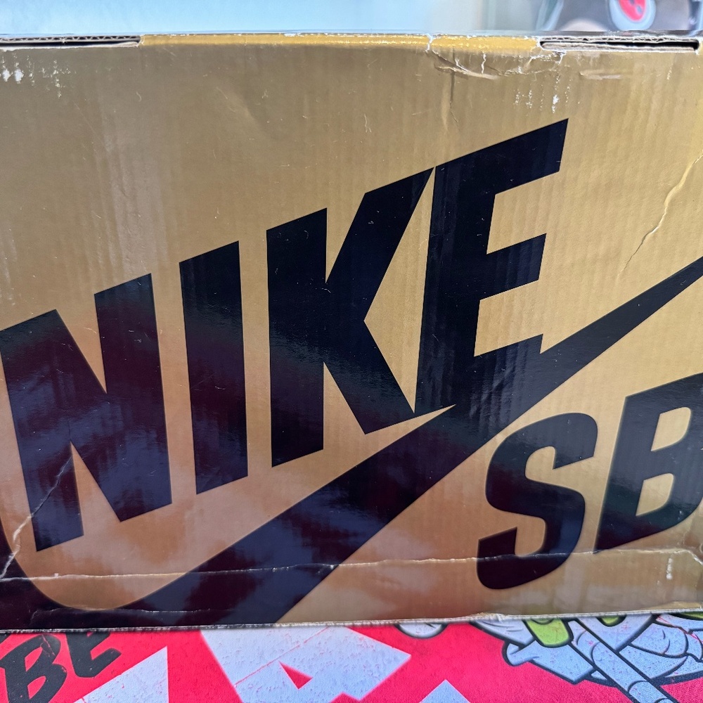 Nike Dunk High Pro SB ‘Dr. Feelgood’ – Mötley Crüe Fans & SB Heads, This One’s F - Picture 2 of 11